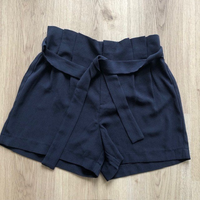 Nieuwe blauwe short ONLY maat M, Kleding | Dames, Maat 38/40 (M), Only, Kort, Blauw