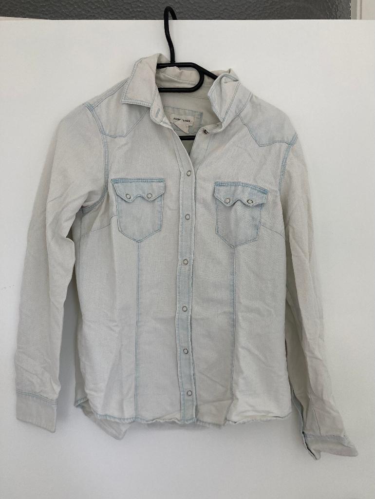 Spijkerblouse H&M Dames M 38/40 Denim Lichtblauw Overhemd LS, Kleding | Dames, Maat 38/40 (M), H&M, Blauw, Ophalen of Verzenden