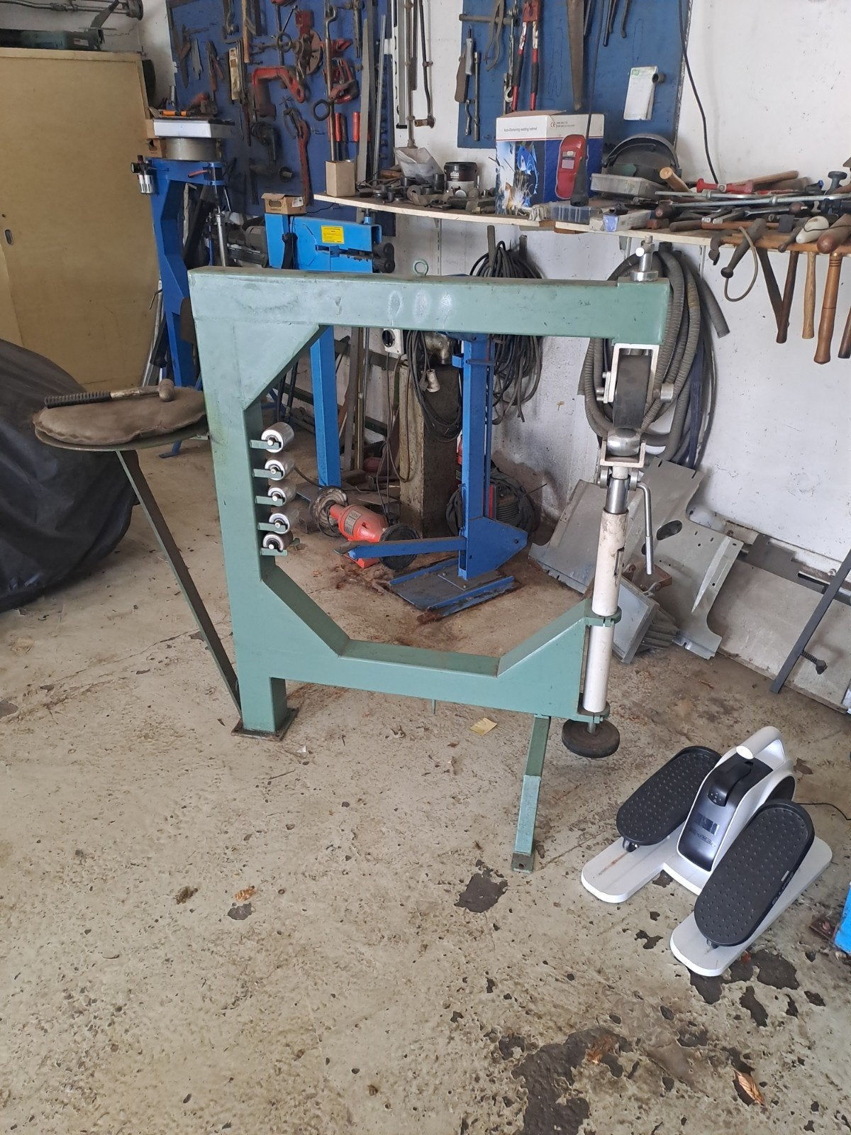 Engels wiel - Plaatwerkmachine, Ophalen