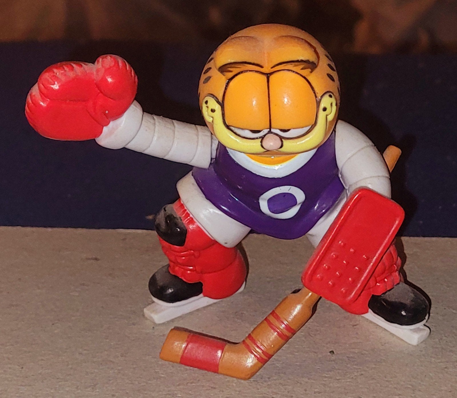 Bijzondere Garfield verkleed als ijshockey goalie PAWS 1999, Verzenden, Garfield, Zo goed als nieuw, Beeldje of Figuurtje