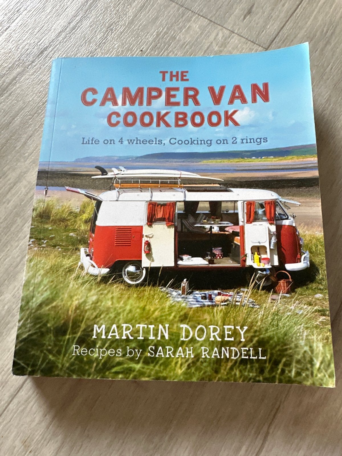 Vanlife Kookboek: Recepten & Reisverhalen (Engels), Ophalen of Verzenden, Zo goed als nieuw, Overige gebieden, Hoofdgerechten