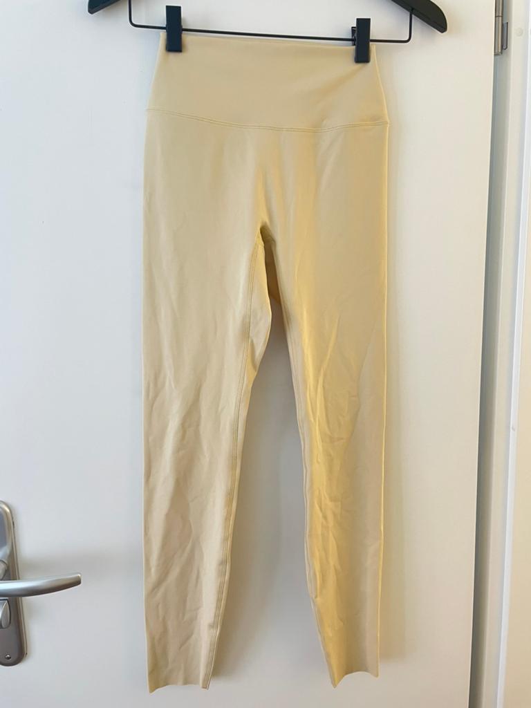 H&M Move SoftMove Legging Beige Maat S, Kleding | Dames, Leggings, Maillots en Panty's, Legging, Maat 36/38 (S), Beige, Ophalen of Verzenden