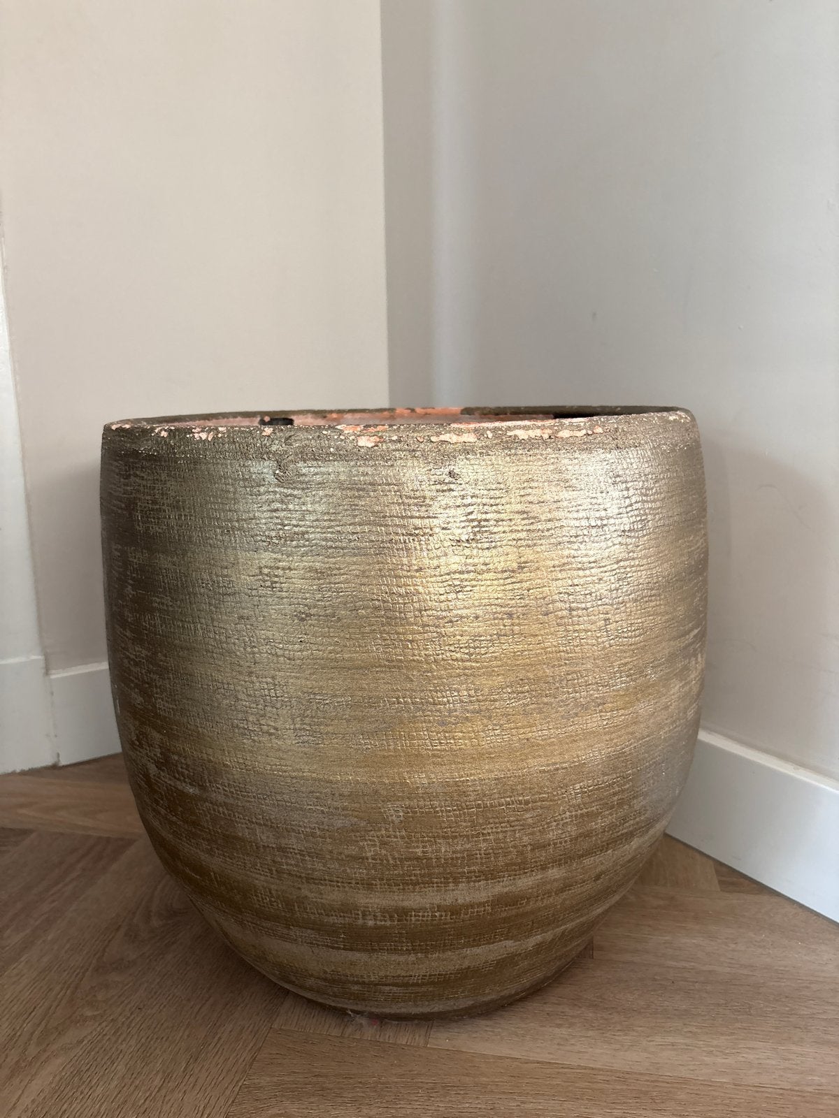 Grote gouden bloempot/plantenbak, Huis en Inrichting, Woonaccessoires | Vazen, Ophalen, Gebruikt, Met patroon/structuur, 45 cm