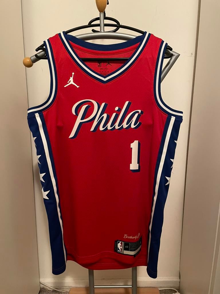 Jordan Harden Philadelphia 76ers NBA Statement Jersey Red, Sport en Fitness, Basketbal, Ophalen of Verzenden, Nieuw, Kleding