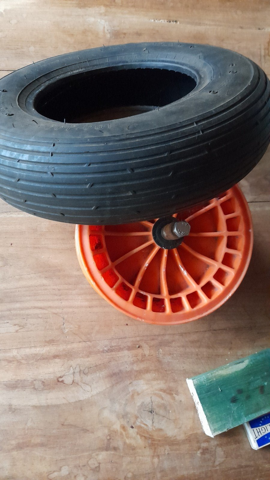 Kruiwagen/Skelter Wiel 4.80/4.00 met as en bouten, Ophalen of Verzenden, Gebruikt, Handmatig, Eenwielig