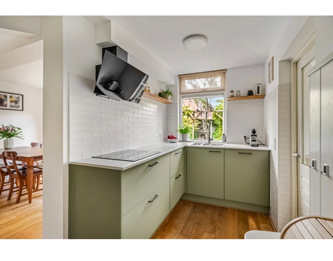 Moderne keuken 1,5 jaar oud met inbouwappartatuur, Huis en Inrichting, Keuken | Complete keukens, Ophalen, Zo goed als nieuw