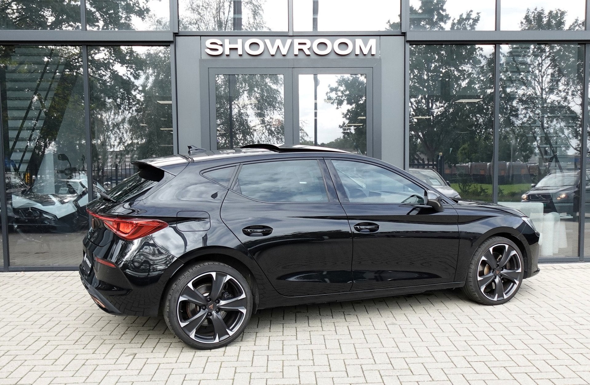 Cupra Leon Cupra Leon 1.4 e-Hybrid VZ Adrenaline PANO MATRIX, Dealer onderhouden, 77 km/l, Gebruikt, 4 cilinders