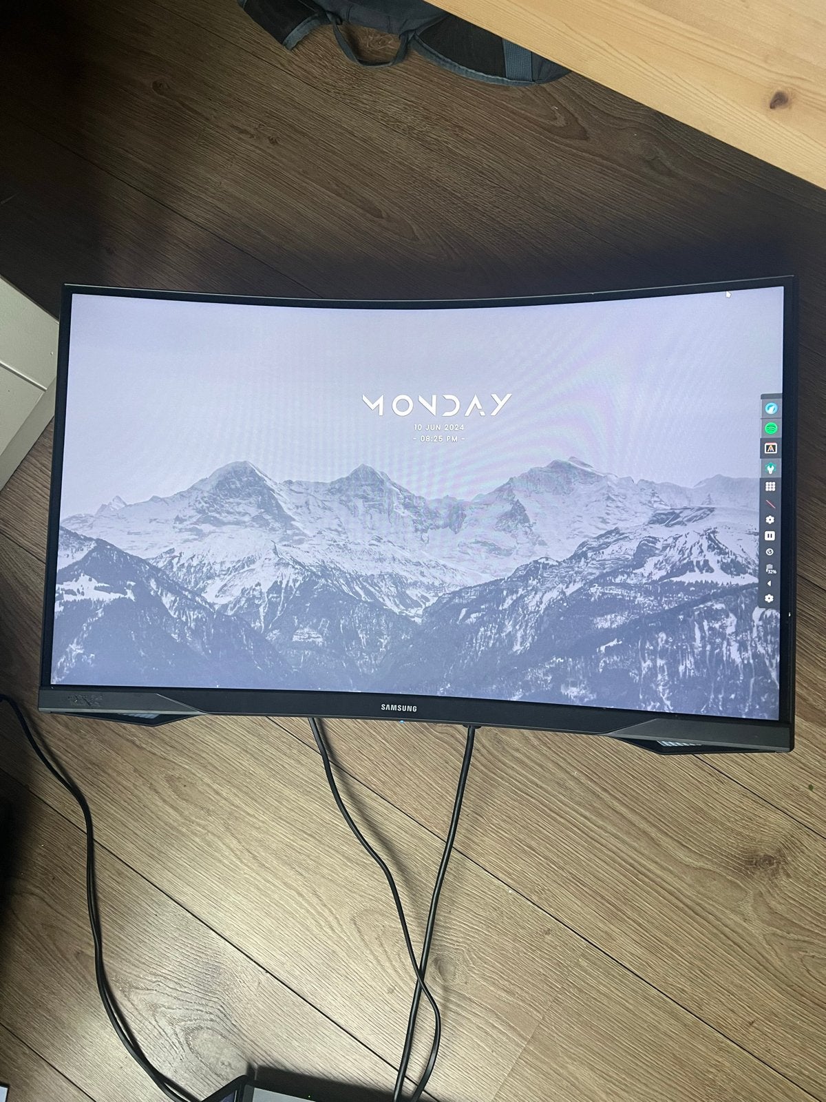 Samsung Curved Gaming Monitor 2k 240hz, Hoofdtelefoonaansluiting, VA, Minder dan 1 ms, Zo goed als nieuw