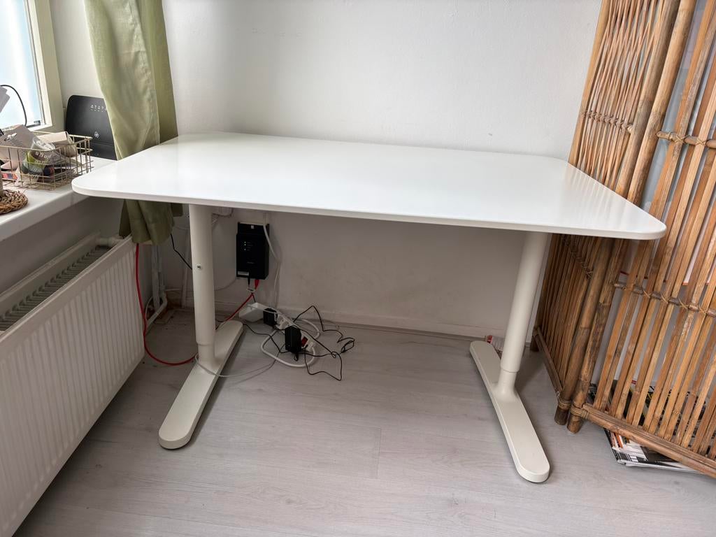Gratis afhalen: Ikea BEKANT bureau, Ophalen, Elektrisch, Gebruikt