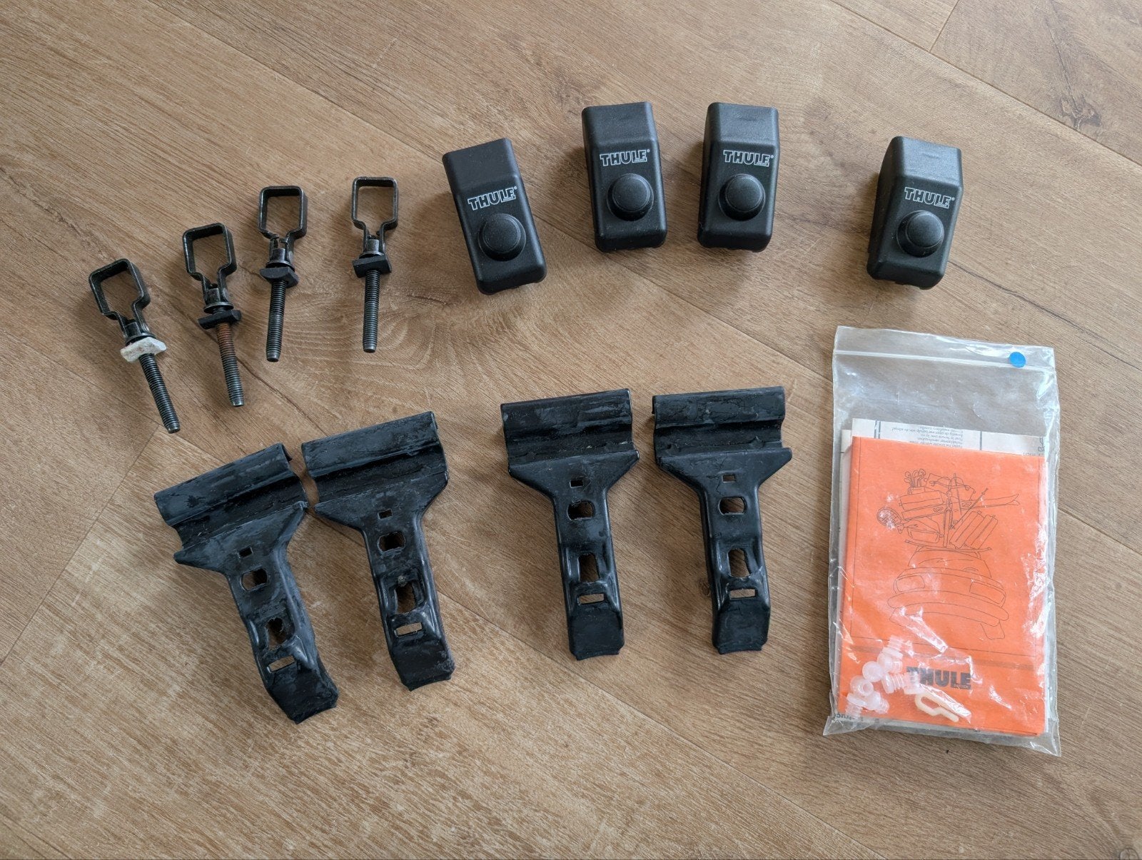 Thule Fit Kit 137, Ophalen of Verzenden, Gebruikt