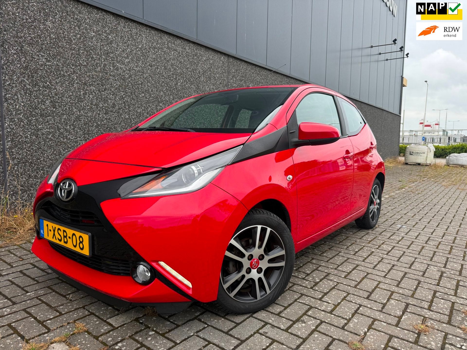 Toyota Aygo 1.0 VVT-i x-play/1ste eigenaar/Dealer OH/Nieuwe, Auto's, Toyota, Voorwielaandrijving, Stof, Gebruikt, Zwart