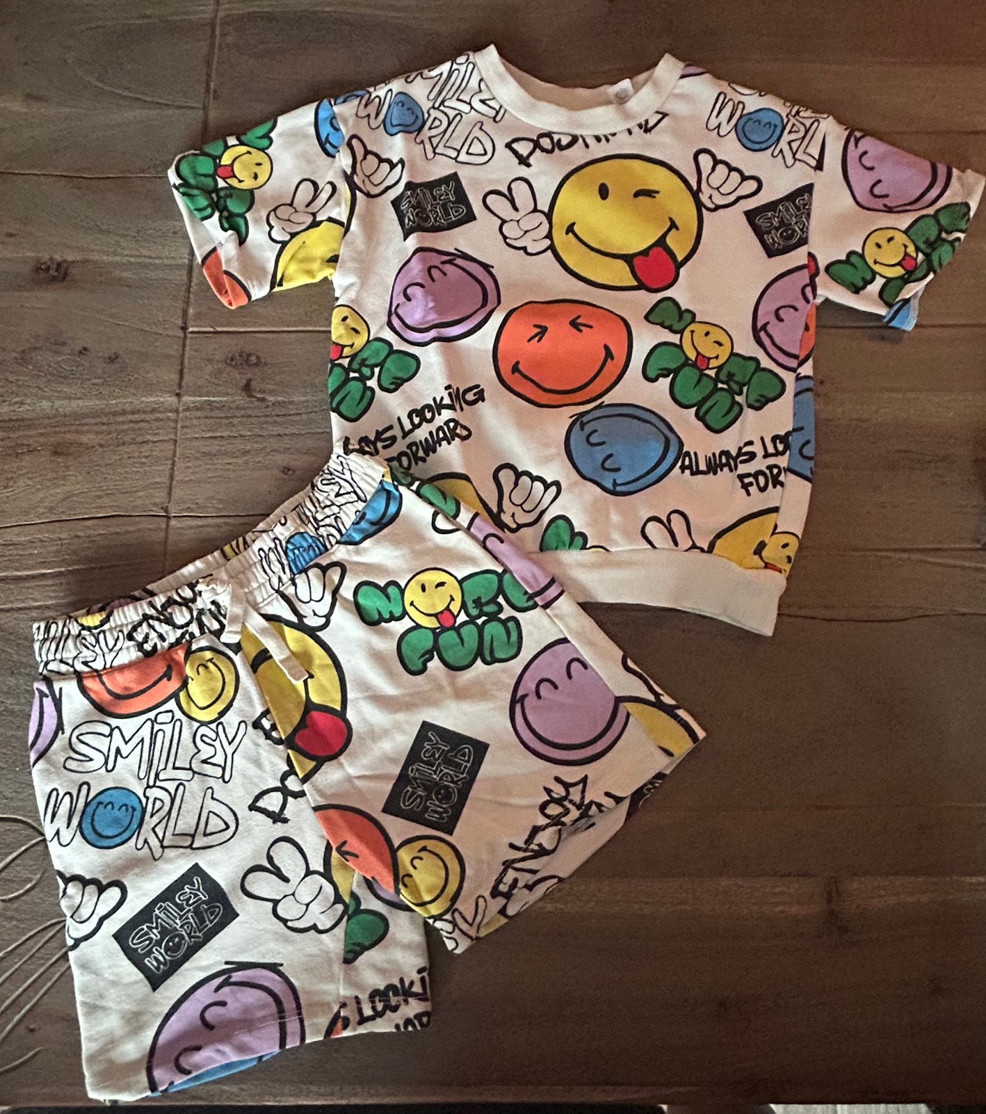 Gezocht H&M Smiley World 134-140, Ophalen of Verzenden, Zo goed als nieuw, Jongen of Meisje, Setje