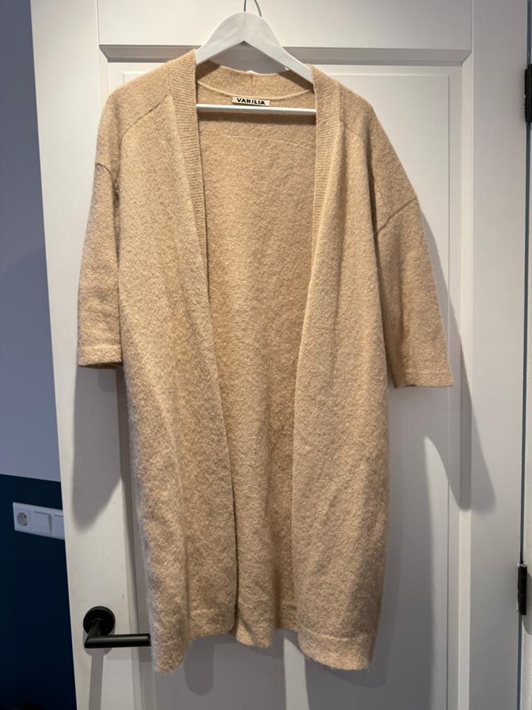 Vanilia Vest Baby Alpaca Cardi Intense Camel Maat 36, Ophalen of Verzenden, Zo goed als nieuw, Maat 36 (S), Beige