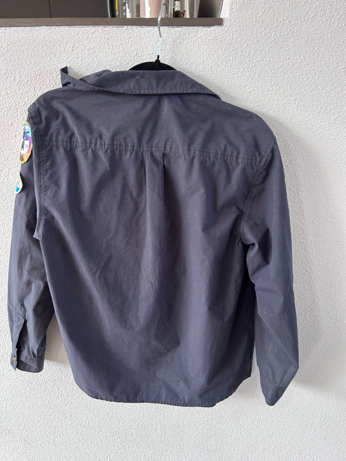 Scoutfit Scout blouse met badges - Maat 164, Kleding | Heren, Ophalen, Zo goed als nieuw, Grijs, Overige halswijdtes