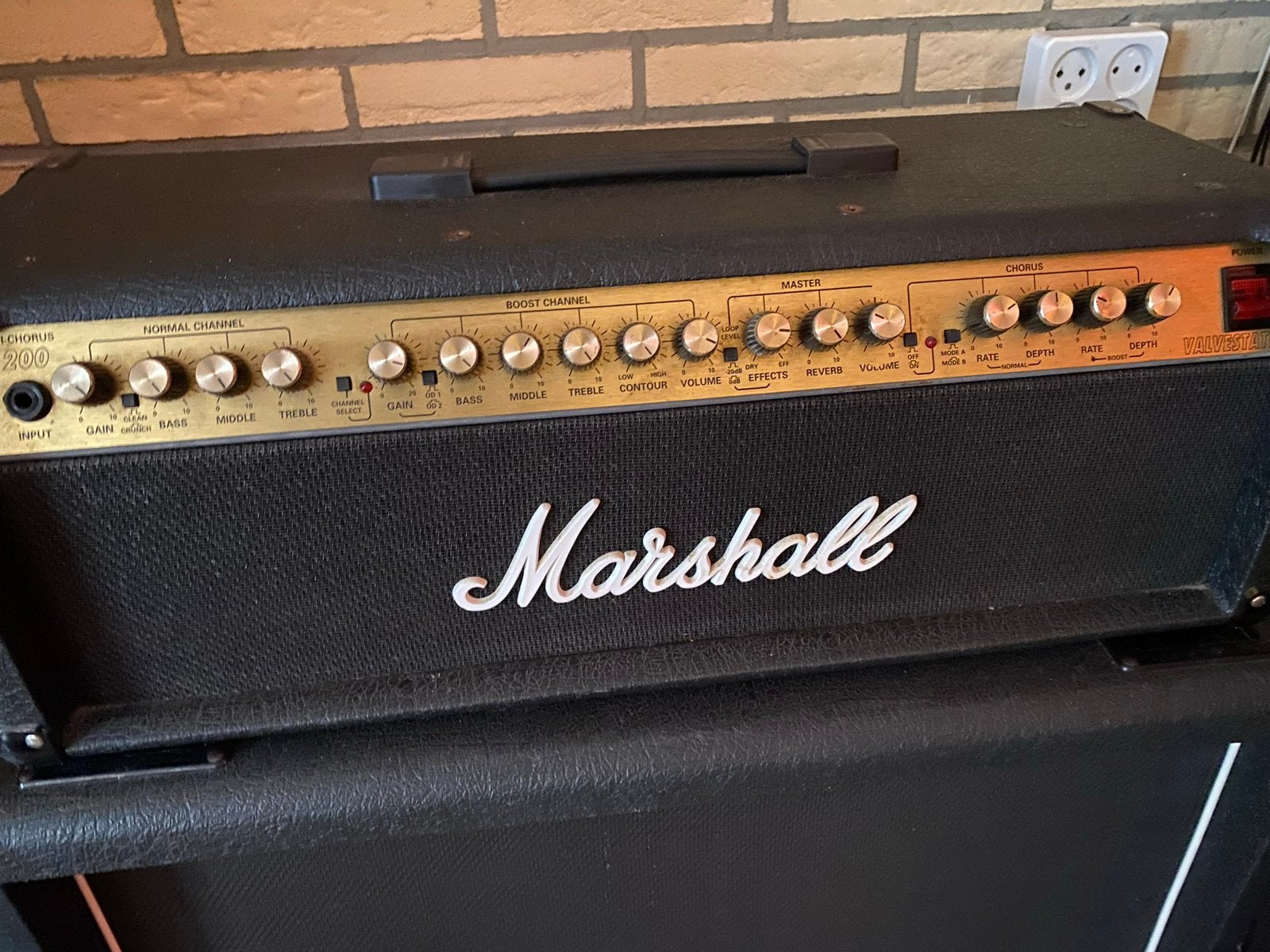 Foto 4 van Marshall Valvestate 8200 Bi-Chorus gitaarversterker