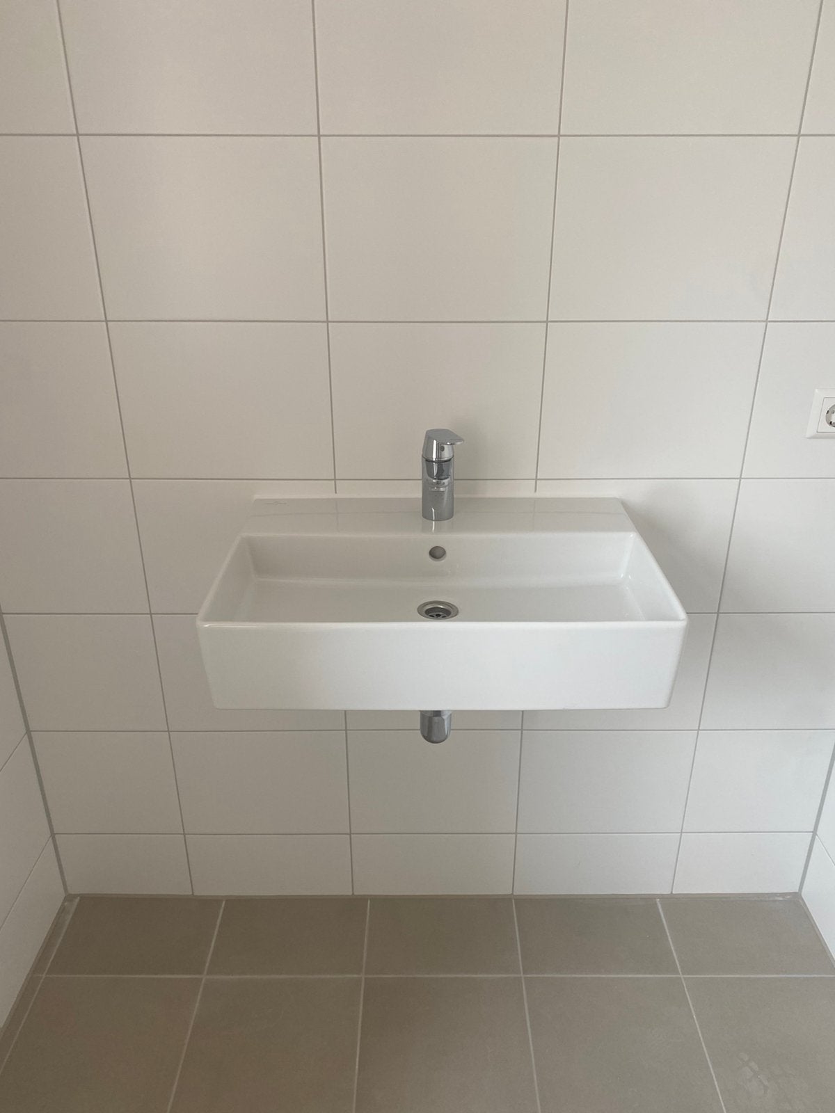 Wastafel Villeroy & Boch incl kraan Grohe (nieuw), Ophalen, Nieuw, 50 tot 100 cm, Minder dan 100 cm