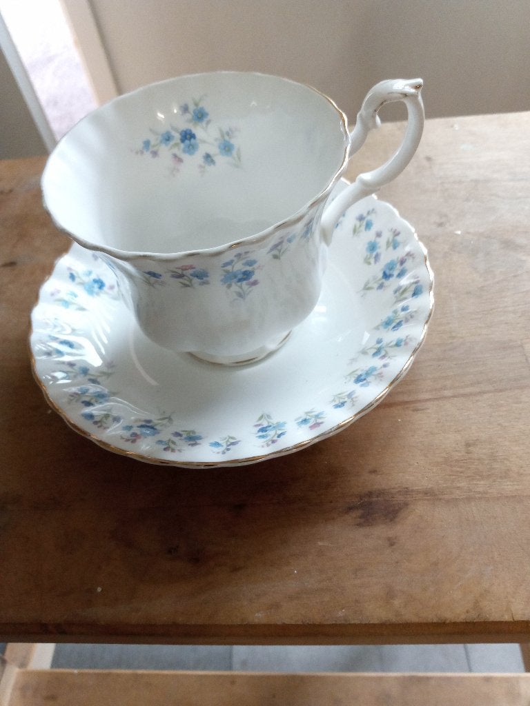 kop en schotel royal albert, Antiek en Kunst, Antiek | Servies los, Ophalen of Verzenden