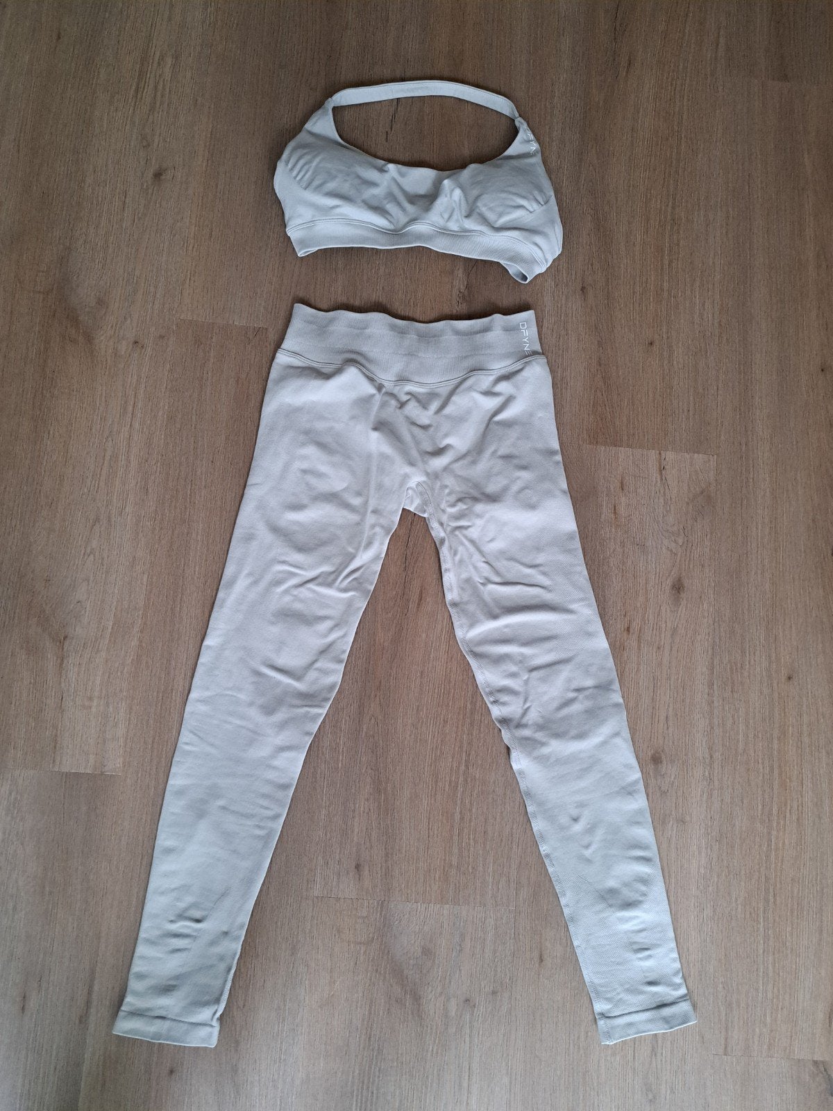 Dfyne sporttop scrunch sportlegging sportset maat l, Dfyne, Maat 42/44 (L), Nieuw, Ophalen of Verzenden