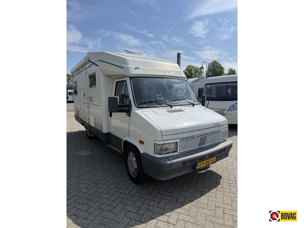 Pilote Pacific 65 PX Dwarsbed, treinzit, Caravans en Kamperen, Campers, Ringverwarming, Reservewiel, Fiat, Luifel