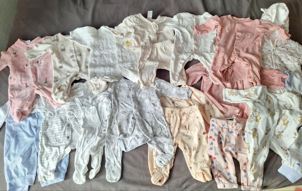 Grote set babykleding: rompers, pakjes en sokjes, Kinderen en Baby's, Babykleding | Overige, Ophalen of Verzenden, Gebruikt, Diverse