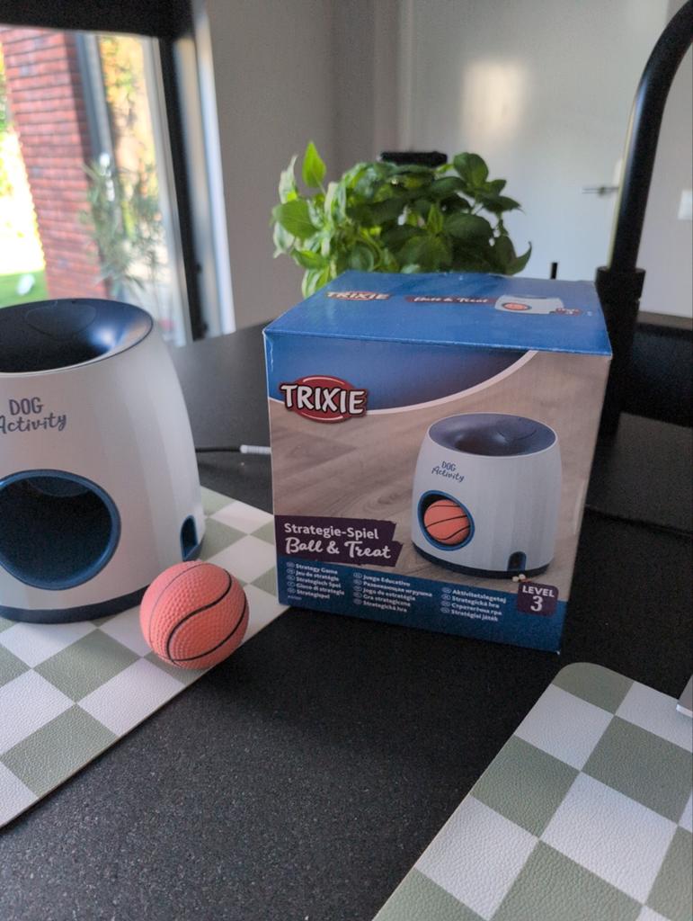 Trixie Ball & Treat hondenspel, Ophalen of Verzenden, Intelligentiespeelgoed