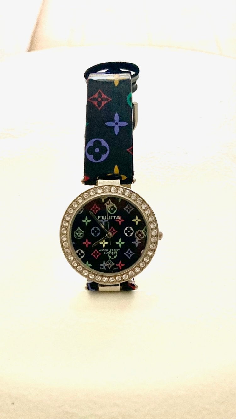 Fujita Horloge met Diamantjes op de basel, Ophalen, Zo goed als nieuw, Zwart, Jongen of Meisje