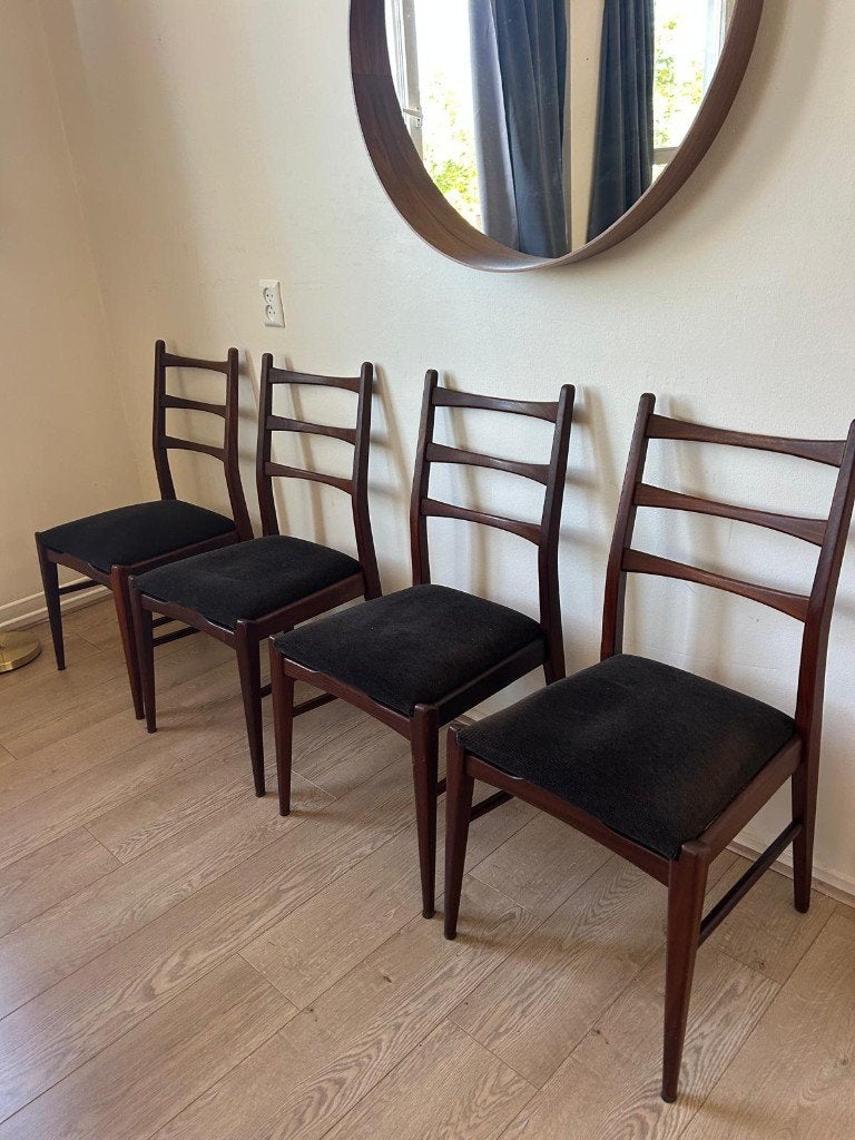 Van Teeffelen Wébé Kopenhagen eetkamerstoelen vintage, Ophalen, Bruin, Zo goed als nieuw, Vier
