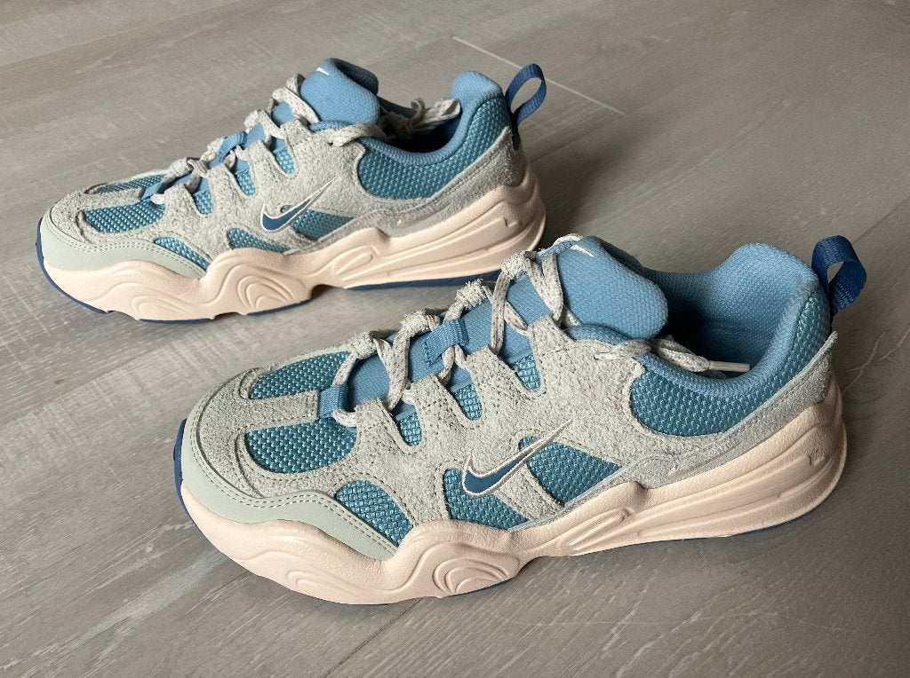Nike Tech Hera Sneakers - Maat 37.5 - Nieuw met doos!!, Blauw, Nike, Nieuw, Ophalen of Verzenden