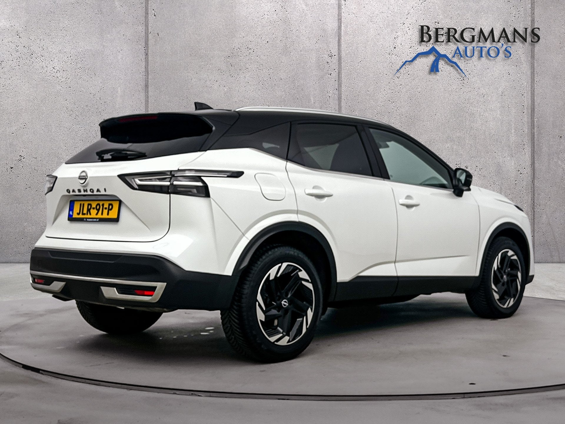 Nissan QASHQAI 1.3 MHEV Xtronic Business Design GRATIS BOVAG, Auto's, 4 cilinders, Leder en Stof, Wit, 1365 kg