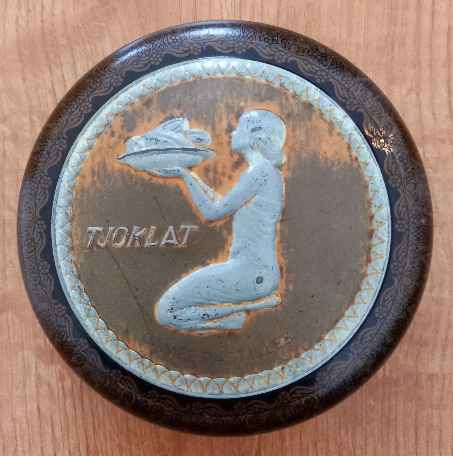 Tjoklat-Fabriek Camée Pastilles rond blik/blikje jaren 40, Ophalen, Gebruikt, Overige, Overige merken