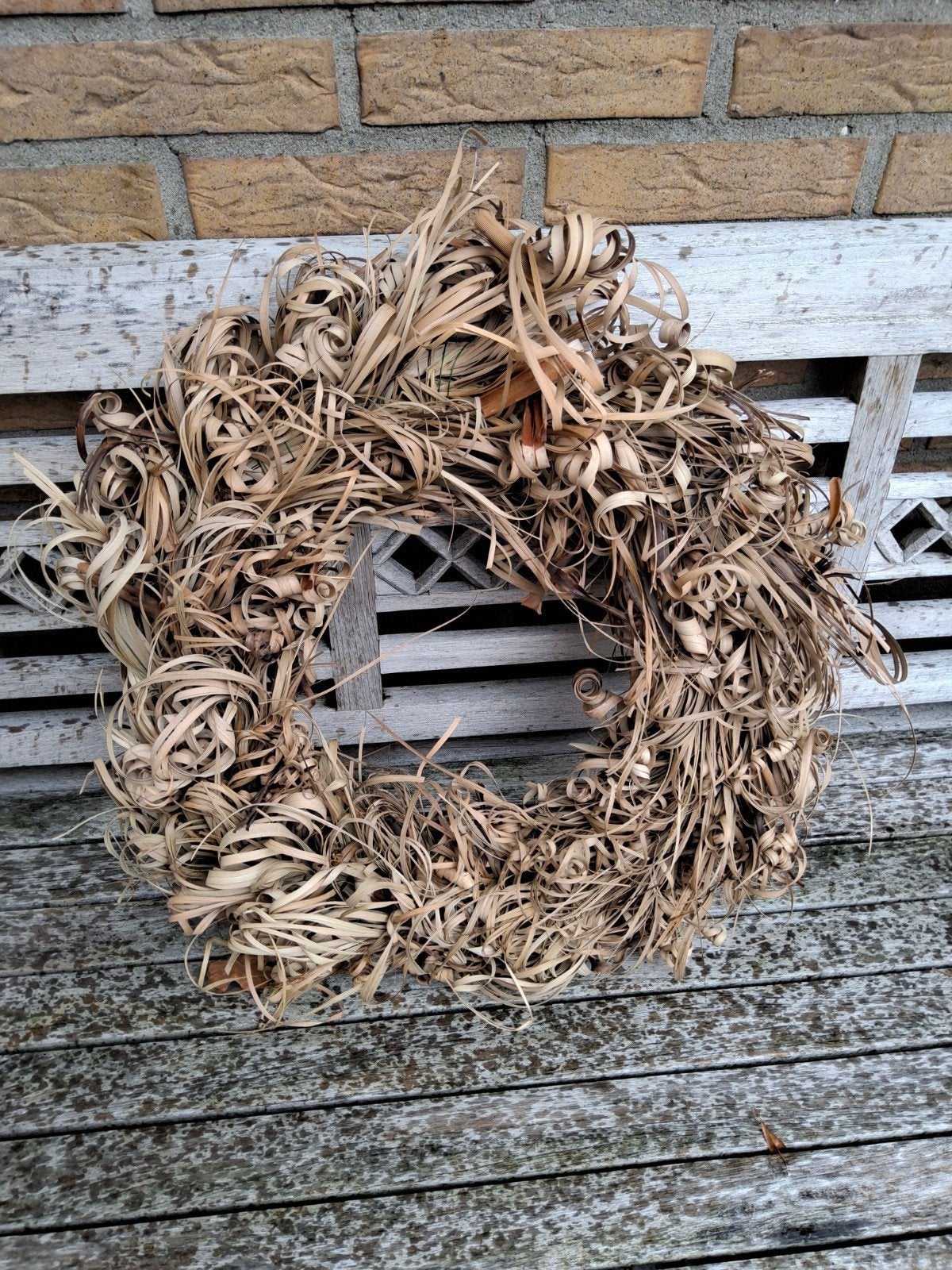 Natuurlijke krans van gedroogd materiaal - 57 cm diameter, Ophalen of Verzenden, Gebruikt, Krans, Natuurlijk materiaal
