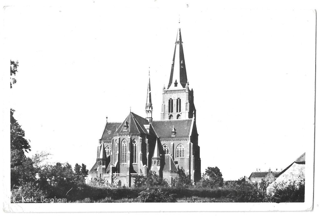 Berghem - De Sint-Willibrorduskerk, Verzenden, 1940 tot 1960, Gelopen, Noord-Brabant