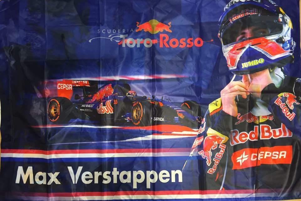 Max Verstappen Vlag met de Toro Rosso STR10 (2015), Verzamelen, Automerken, Motoren en Formule 1, Ophalen, Nieuw, Formule 1