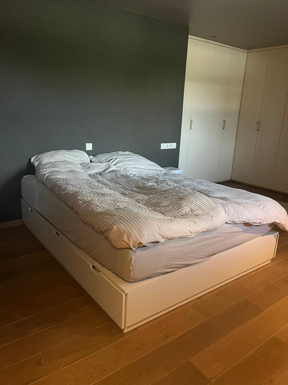 GRATIS - Double bed with storage - IKEA, Huis en Inrichting, Ophalen, Zo goed als nieuw, Tweepersoons, 140 cm
