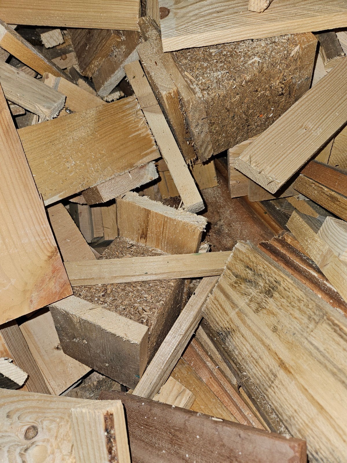 Brandhout / Haardhout - Vuren (pallets), goed droog, Minder dan 3 m³, Ophalen, Overige houtsoorten, Blokken
