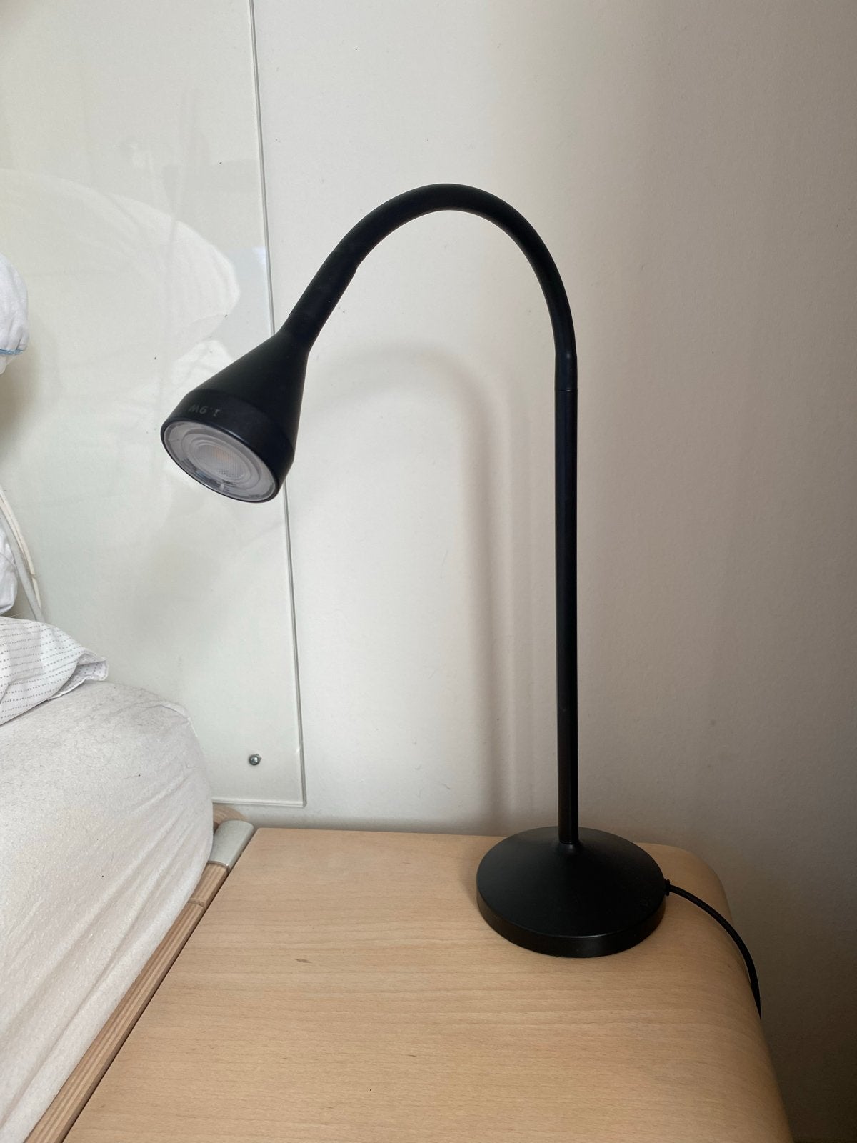 IKEA Nävlinge bedlampje/bureaulamp zwart, flexibele arm, Bureaulamp, Verstelbaar, Ophalen of Verzenden, Zo goed als nieuw