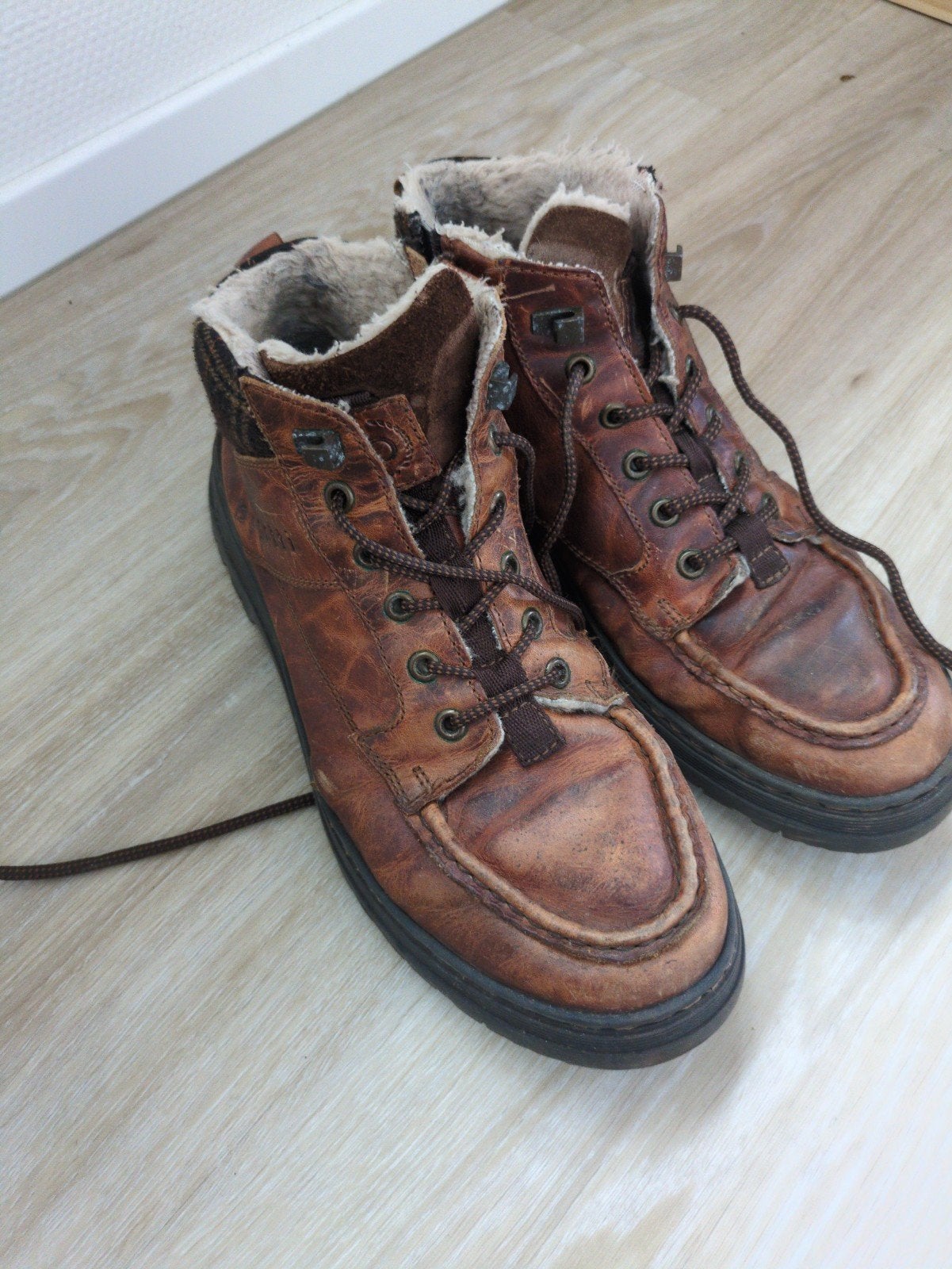 Bugatti gevoerde bruine winterschoenen maat 42, Bugatti, Bruin, Boots, Ophalen of Verzenden