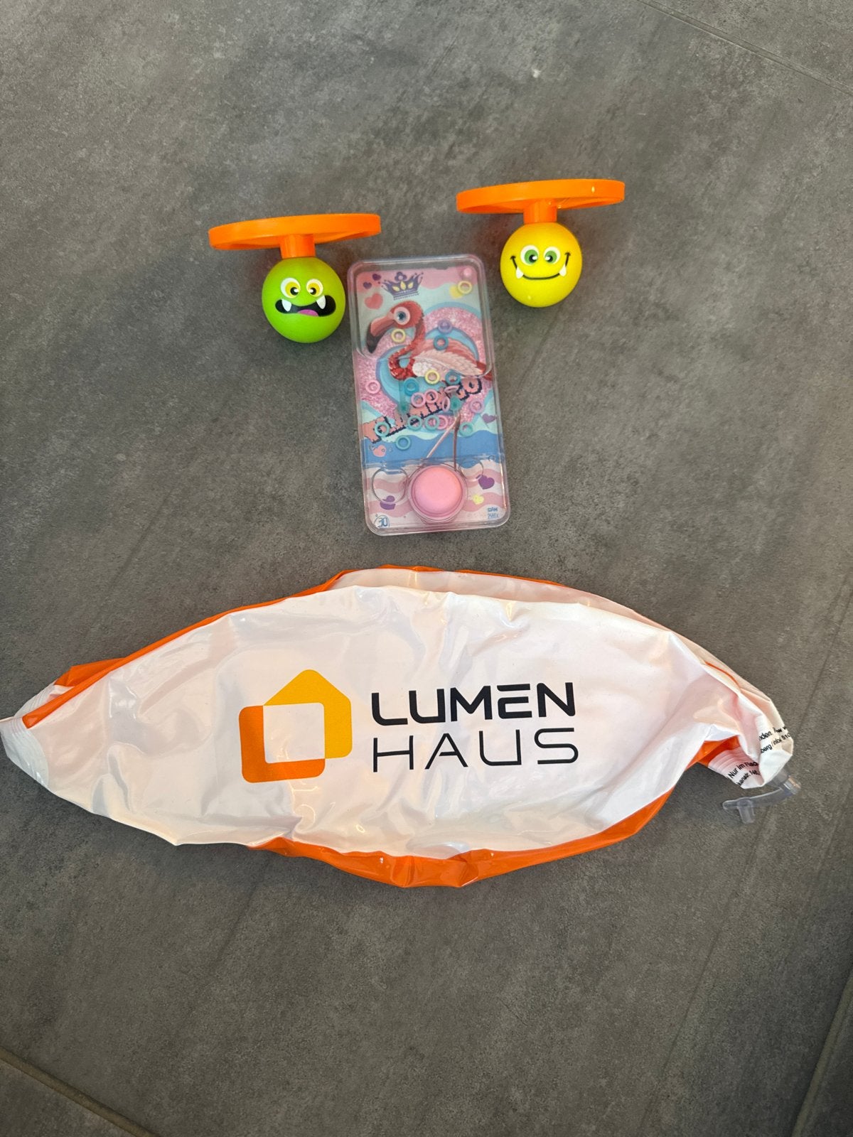 Leuk speelgoedpakket: strandbal, watergame en tolletjes, Ophalen, Zo goed als nieuw, Jongen of Meisje