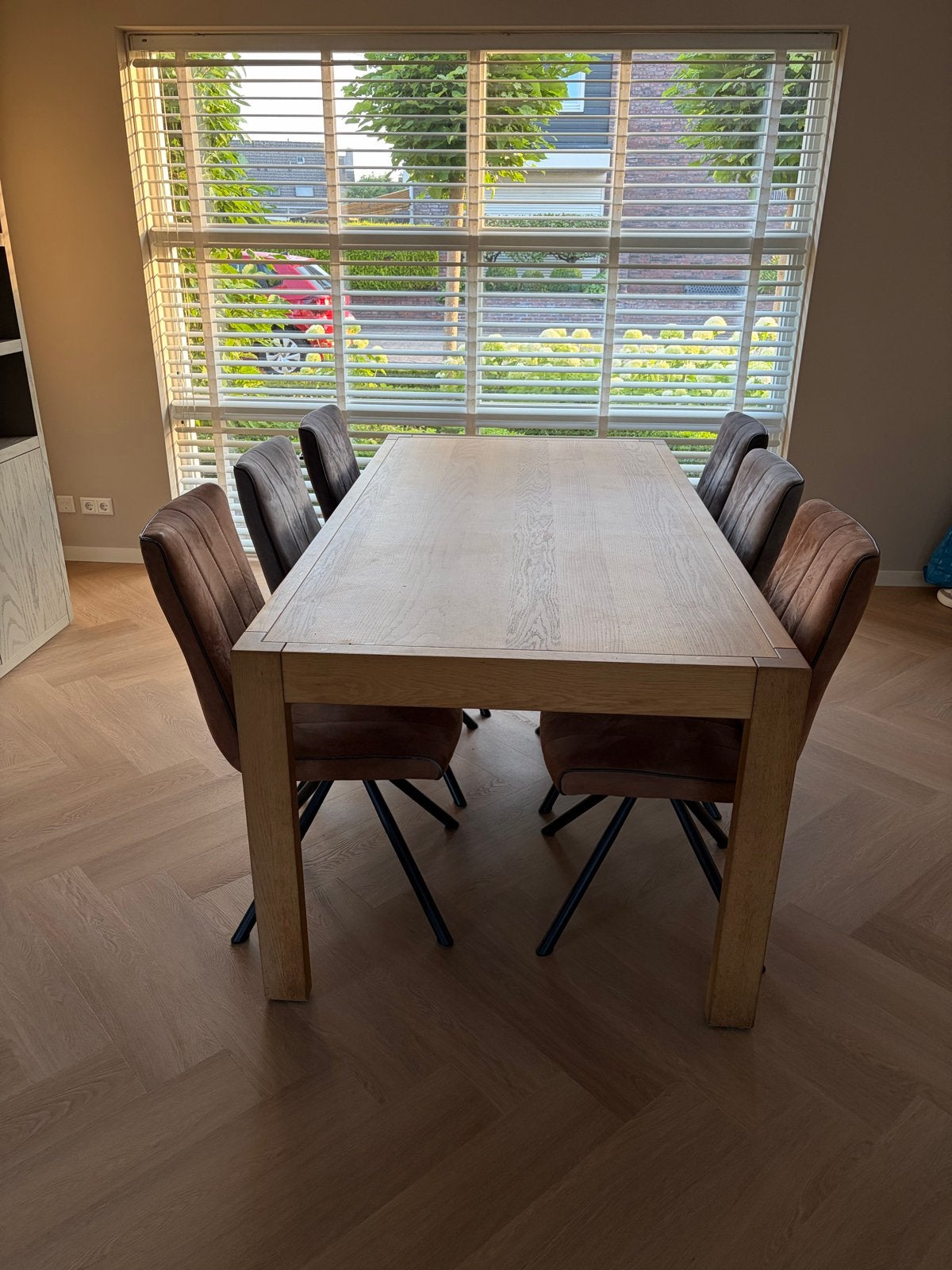 Robuuste eettafel van eikenhout met 6 stoelen, Eikenhout, Zo goed als nieuw, 150 tot 200 cm, Vier personen