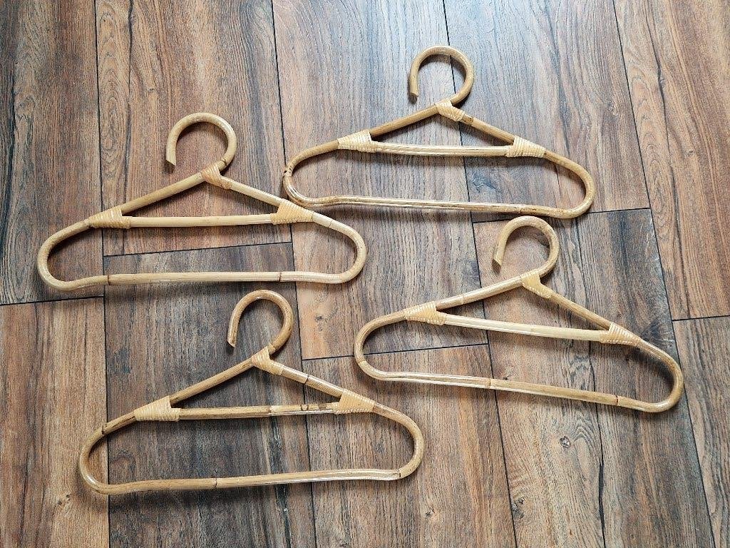 Rotan kledinghangers 4 stuks !, Overige typen, Ophalen of Verzenden, Zo goed als nieuw, Minder dan 100 cm