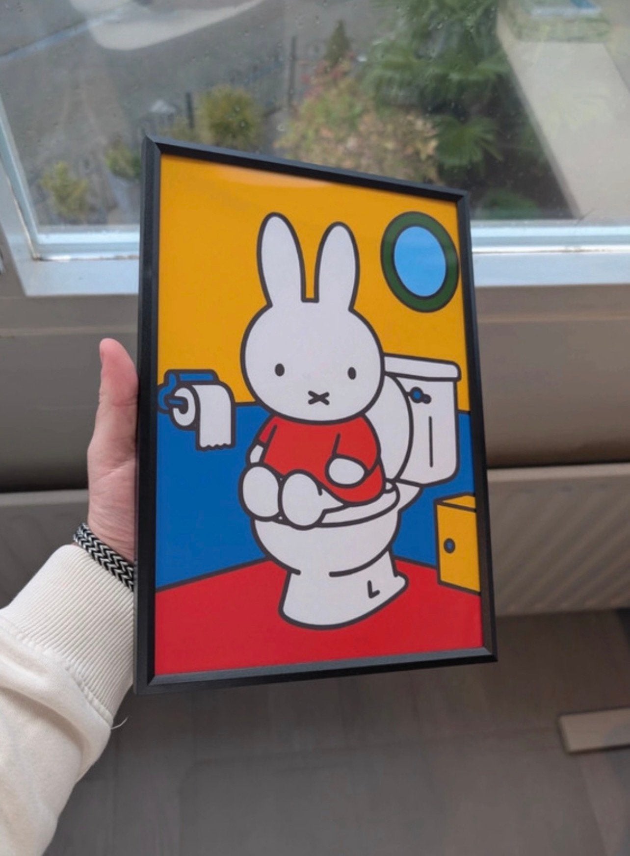 Nijntje op de Wc - Ingelijste Poster, Rechthoekig Staand, Met lijst, Nieuw, Ophalen of Verzenden