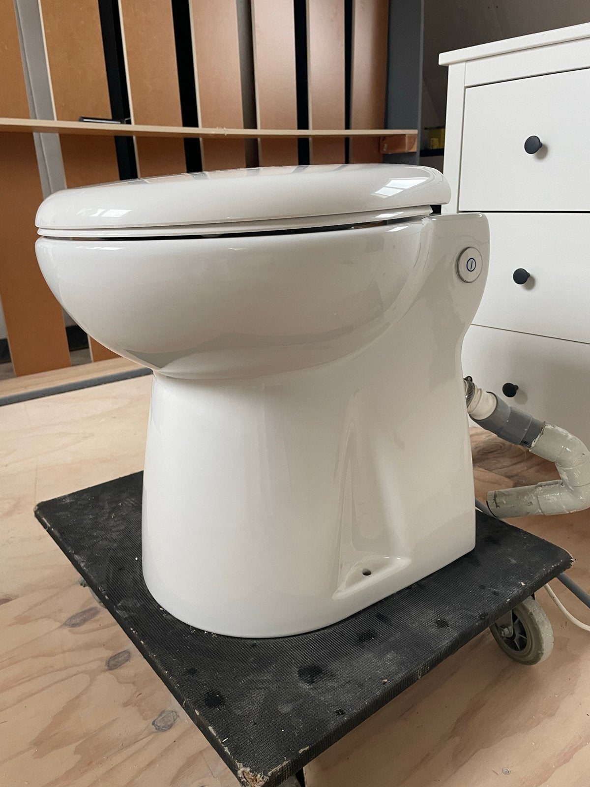 Sanibroyeur Toilet - Zo goed als nieuw, Ophalen, Zo goed als nieuw, Toilet