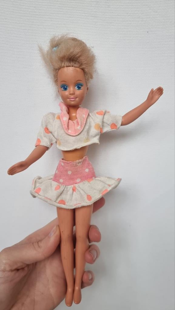 Oude barbie vintage skipper. Middel draaien. Iets kleiner da, Ophalen of Verzenden, Gebruikt