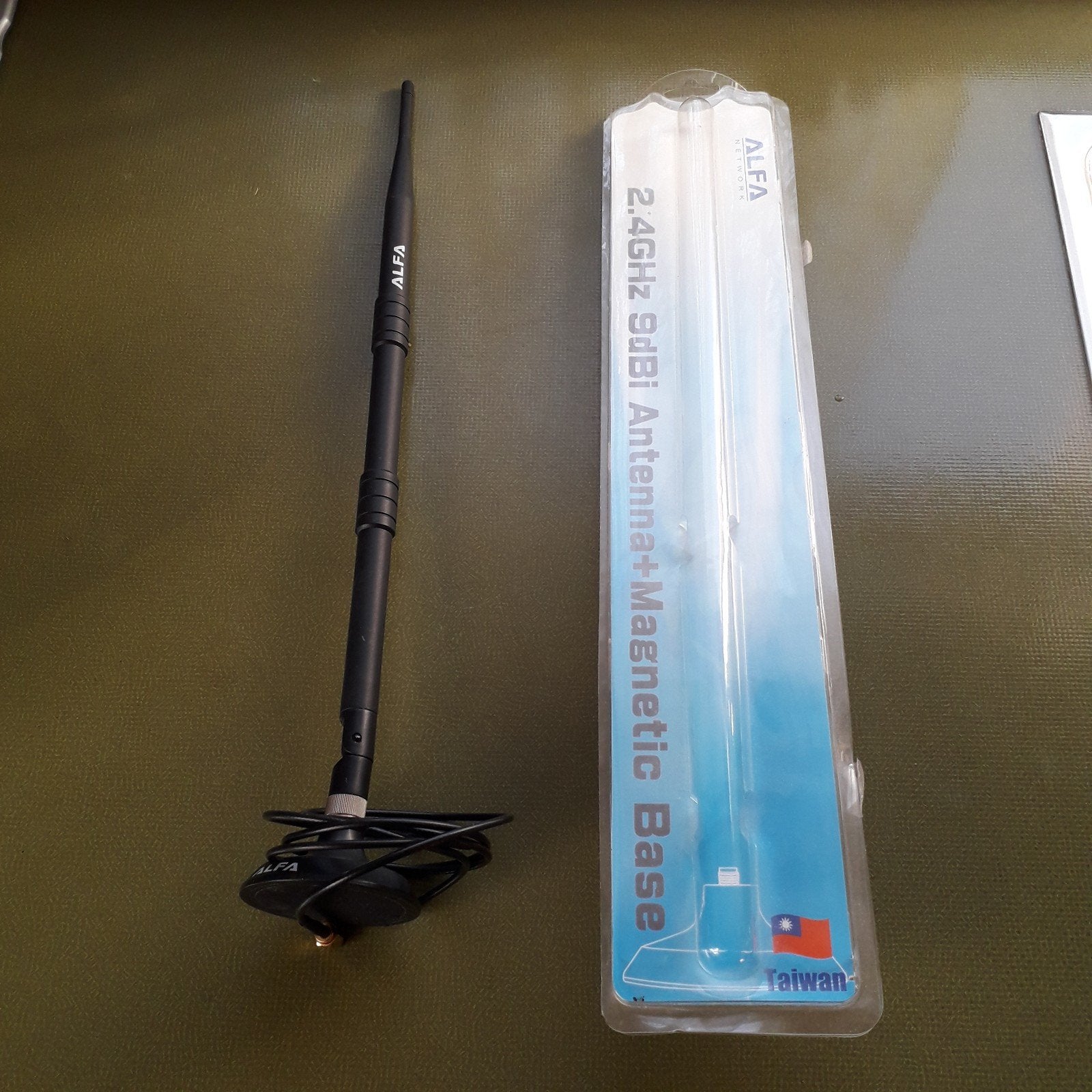 Alfa Netwerk 2.4 GHz 9dBi Antenne met Magnetische Base, Ophalen, Nieuw