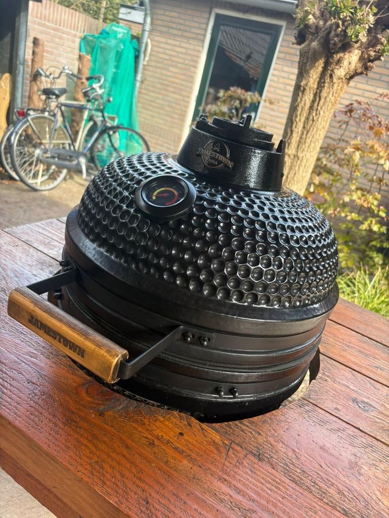 Jamestown Marwin Kamado Medium houtskool bbq, Ophalen, Gebruikt, Jamestown