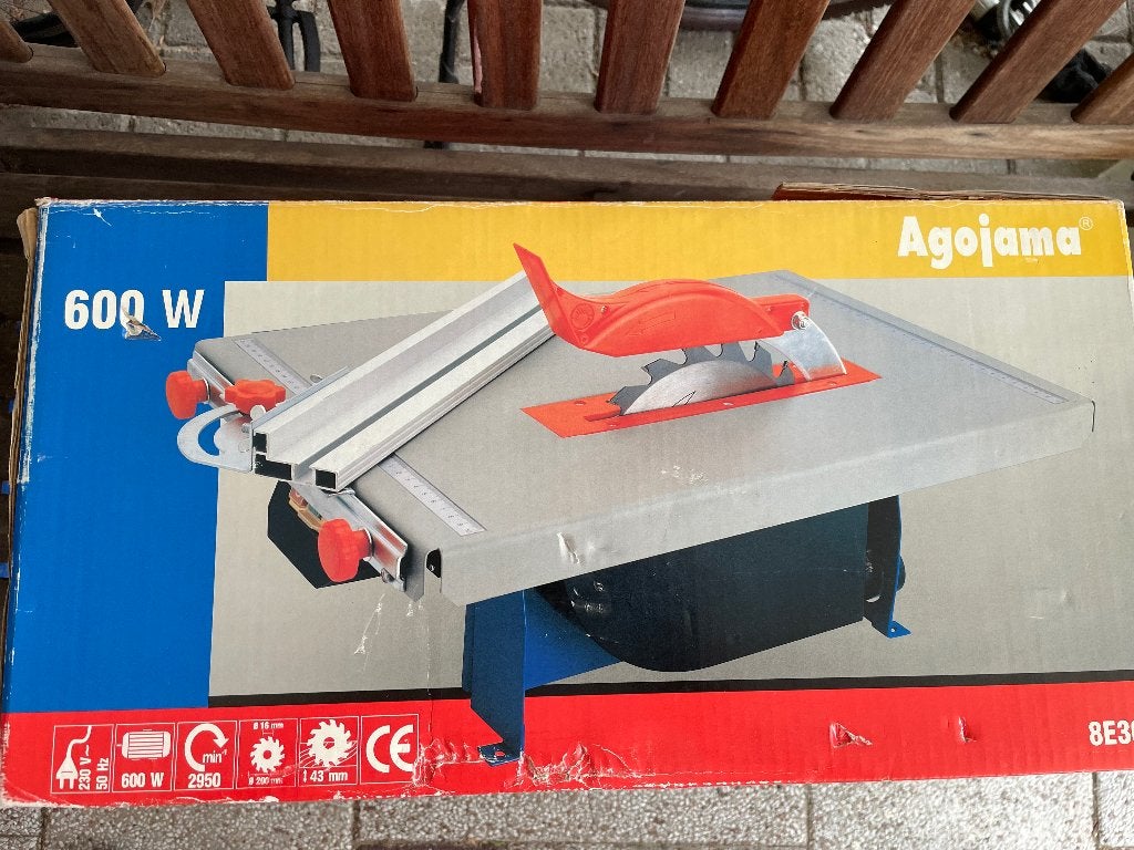 Agojama zaagtafel (model 8E305) 600 watt voor €80,00, Ophalen, Cirkelzaag, 600 tot 1200 watt, Zo goed als nieuw