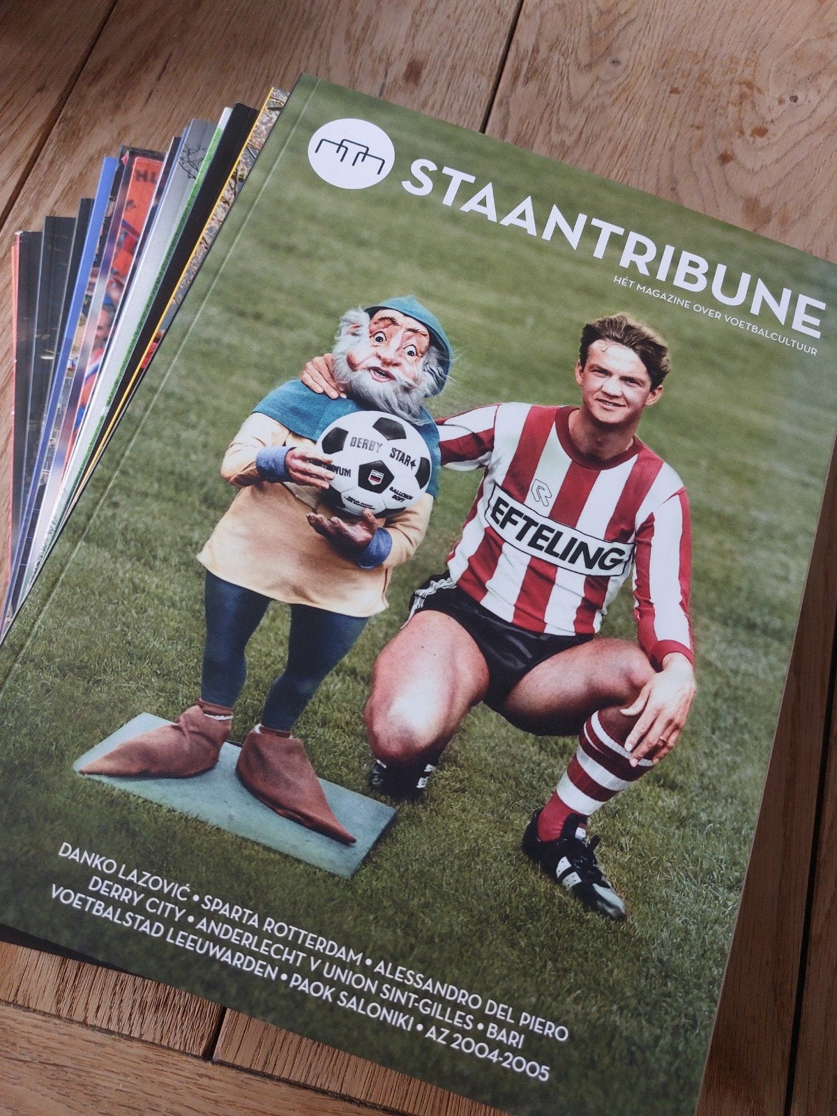 Staantribune Voetbalcultuur Magazine - Diverse Uitgaven, Ophalen of Verzenden, Gelezen, Balsport