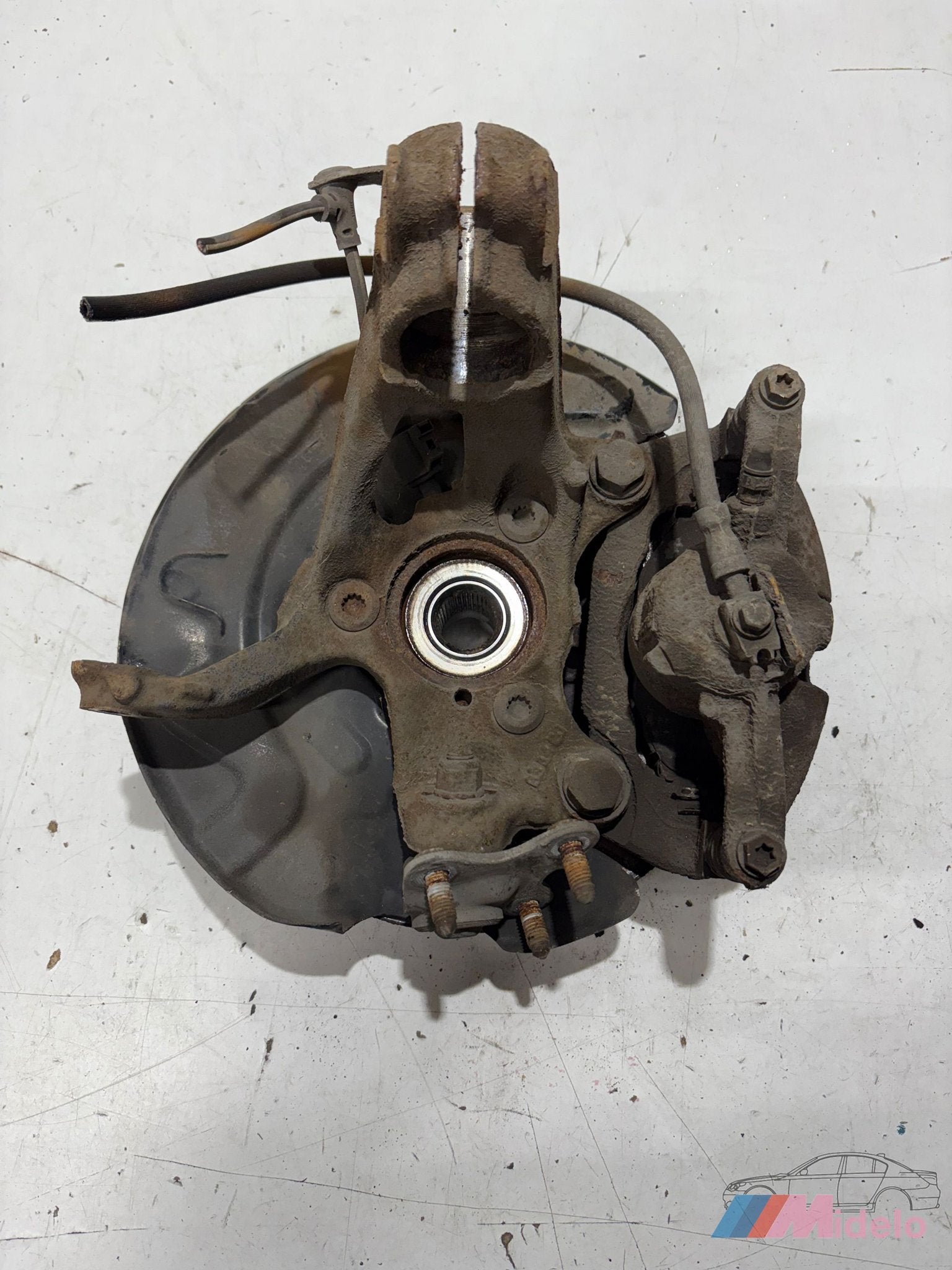 VW GOLF VIII FUSEE MET REMSCHIJF & KLAUW LINKS 5Q0255R, Gebruikt, -, Volkswagen, -