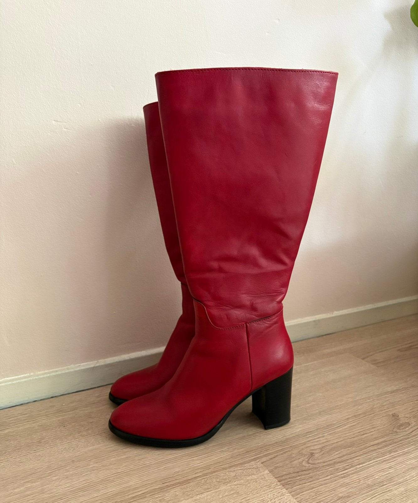 Nieuwe rode laarzen van Jilsen, Kleding | Dames, Hoge laarzen, Nieuw, Ophalen of Verzenden, Rood