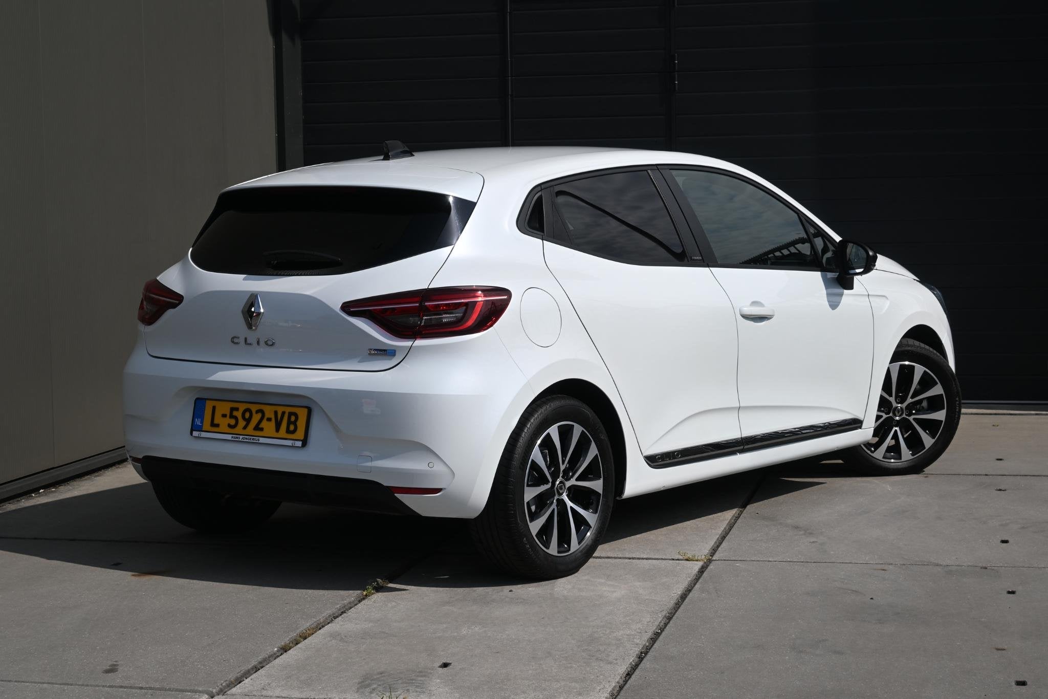 Renault Clio E-Tech Hybrid 140 Business Zen | CAMERA | APPLE, Stof, Gebruikt, Euro 6, 4 cilinders